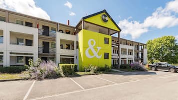 Mặt tiền nơi lưu trú