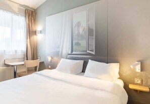 Double Room, Non Smoking | Desk, soundproofing, free WiFi, bed sheets - B&B HOTEL Moulins (Toulon-sur-Allier)