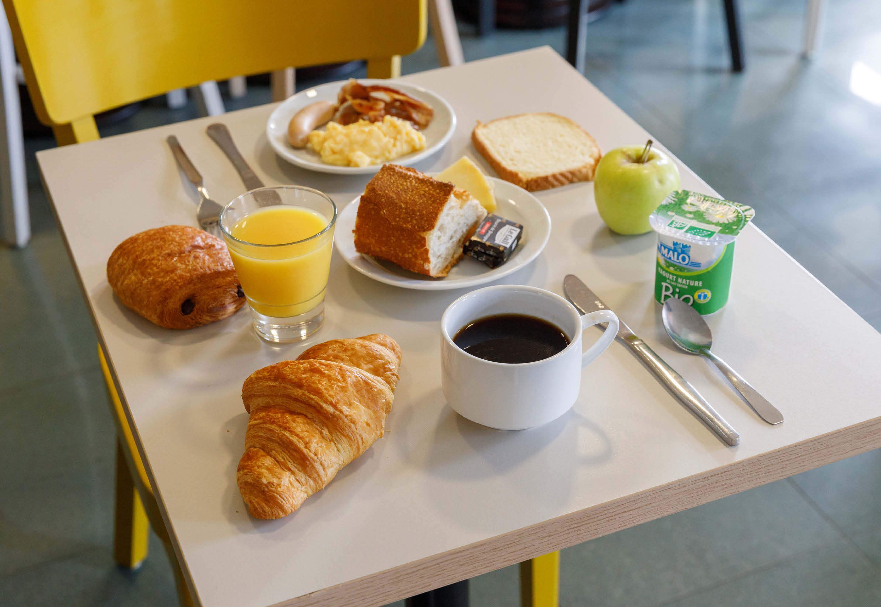daily buffet breakfast (eur 8.90 per person)