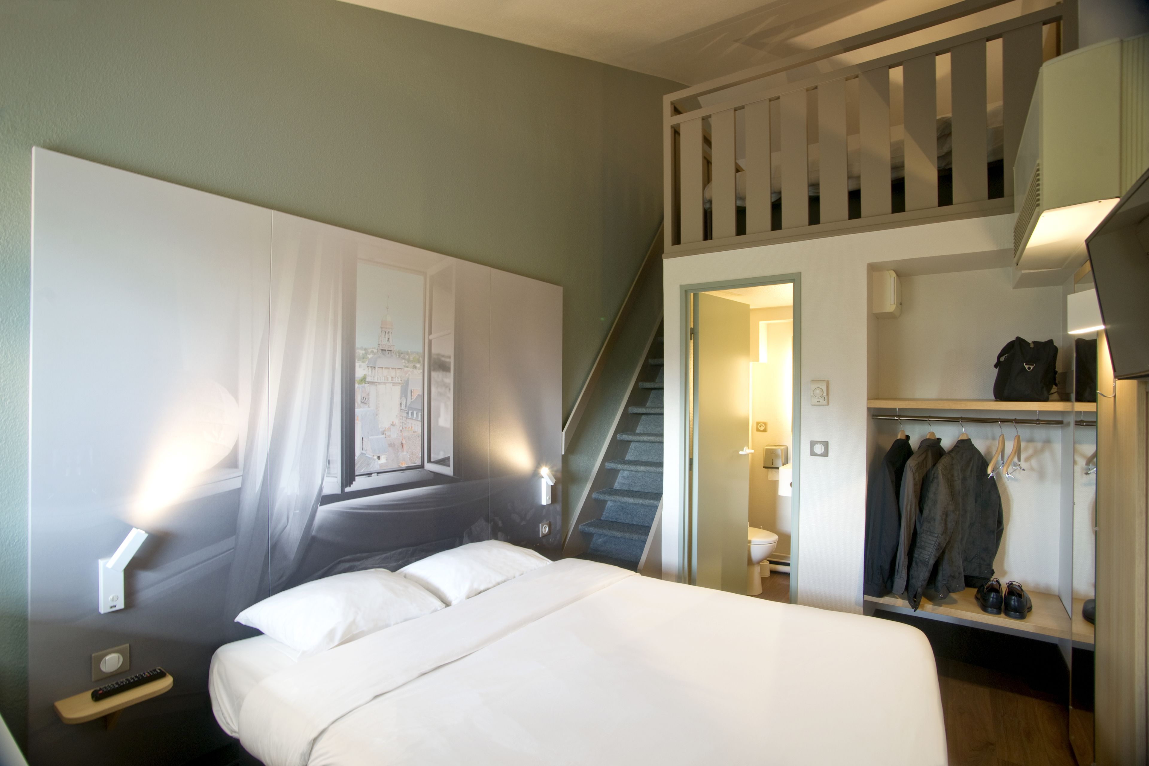 quadruple room, non smoking | desk, soundproofing, free wifi, bed sheets