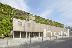 Front of property - B&B HOTEL Lille Centre Grand Palais (Lille)