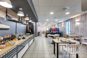 Daily buffet breakfast for a fee