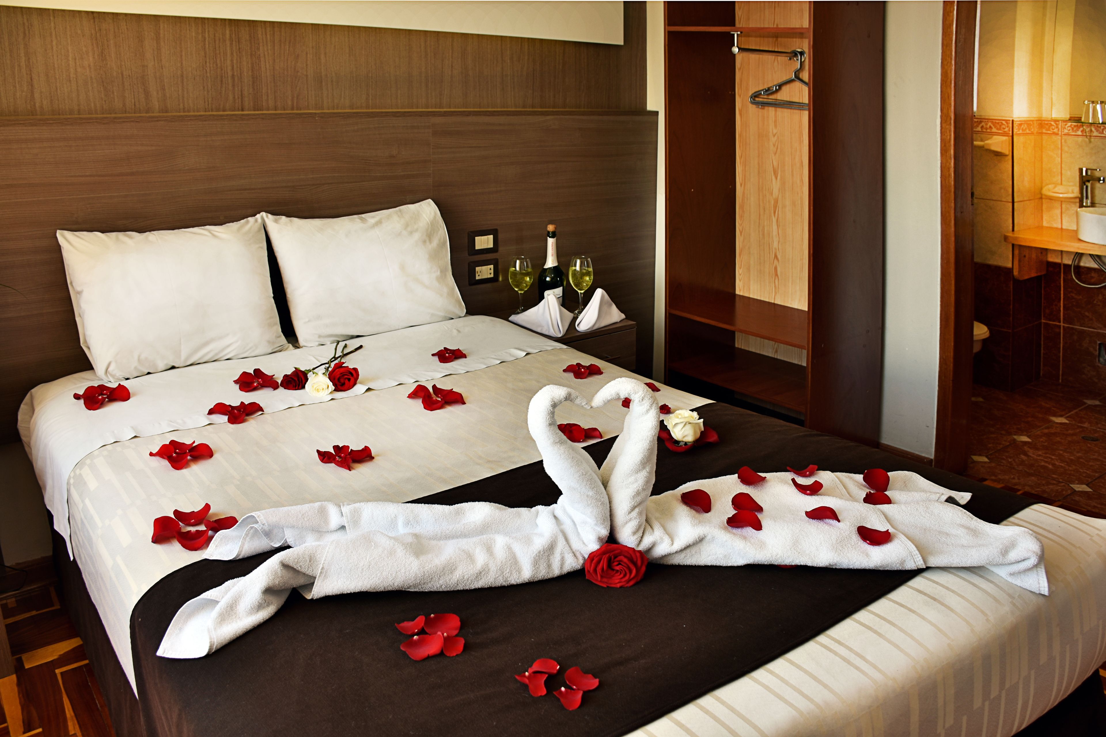 Double Room | Free WiFi, bed sheets