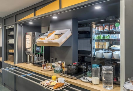 Desayuno buffet todos los días (con cargo)