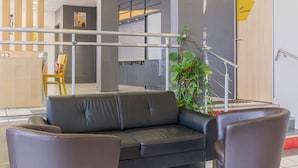 Lobby sitting area - B&B HOTEL Besançon Chateaufarine (Besancon)