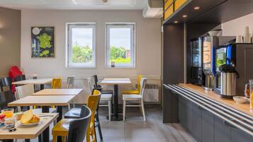 Daily buffet breakfast for a fee