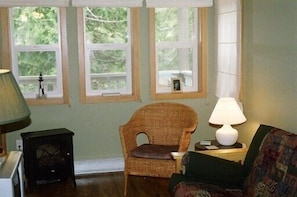 Ferienhütte, 2 Schlafzimmer (Kingfisher) | Wohnzimmer | Flachbildfernseher