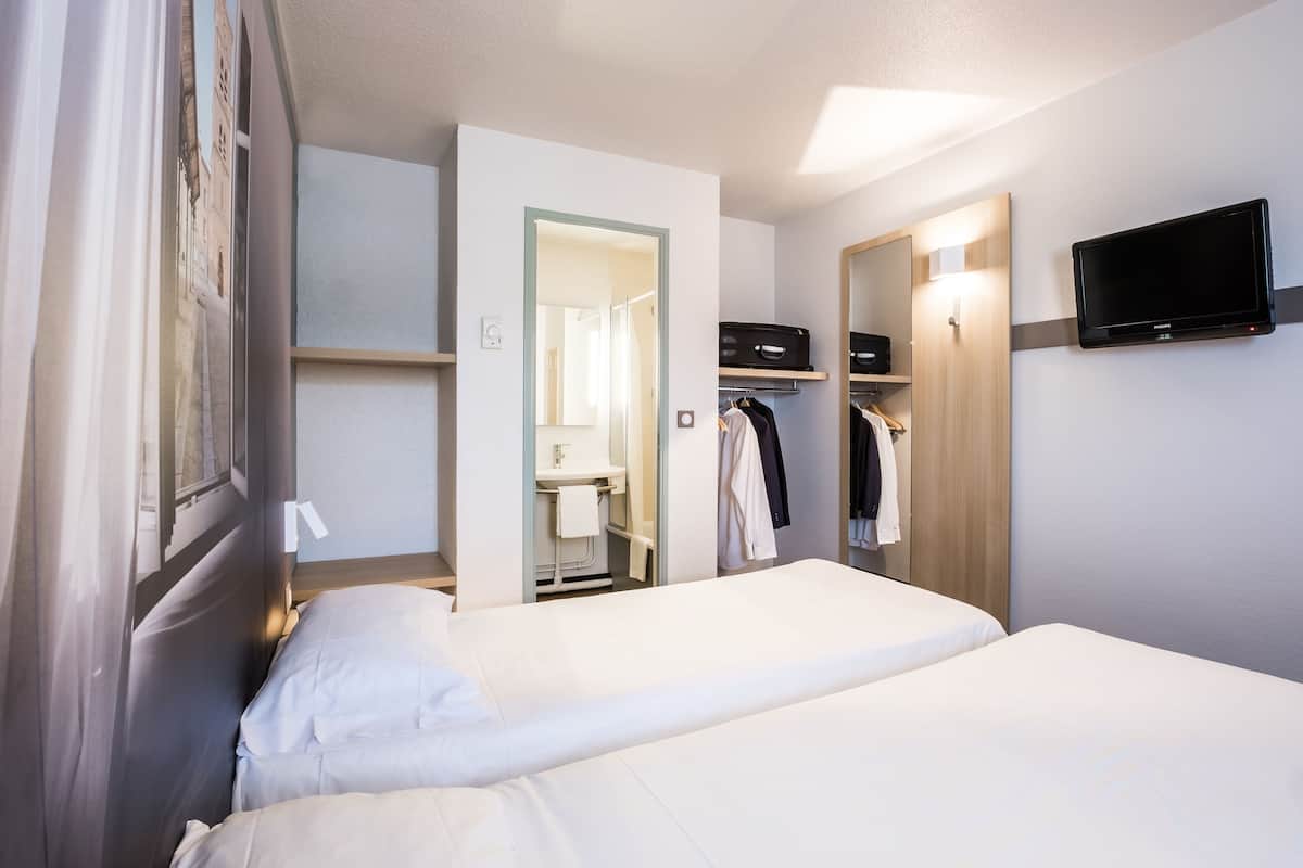 SÀngtillbehör av högsta kvalitet, skrivbord och ljudisolering