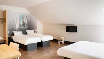 Quadruple Room, Non Smoking | Premium bedding, desk, soundproofing, free WiFi