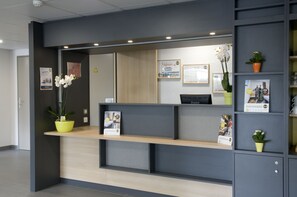 Reception - B&B HOTEL Saint-Quentin (Saint-Quentin)