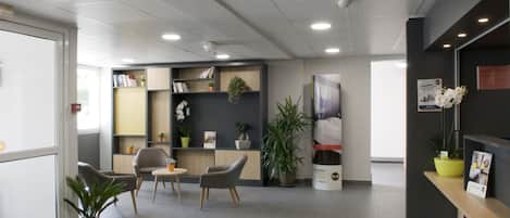 Sala de estar en el lobby