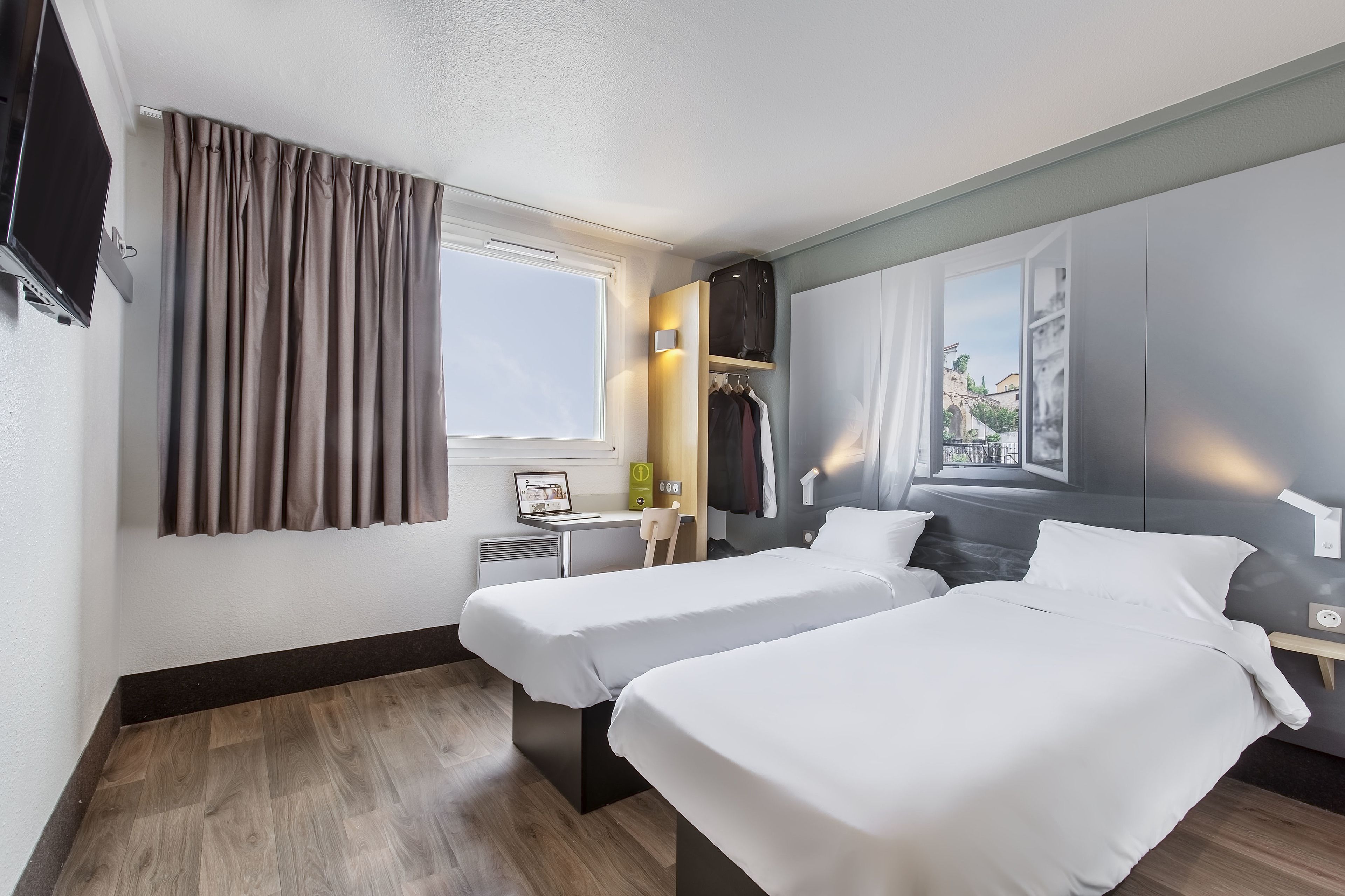 Twin Room, Non Smoking | Soundproofing, free WiFi, bed sheets