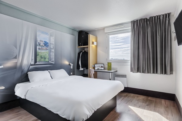 Double Room, Non Smoking | Soundproofing, WiFi (free), bed sheets