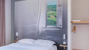 Doppelzimmer, barrierefrei, Nichtraucher | Schreibtisch, schallisolierte Zimmer, kostenloses WLAN, Bettwäsche