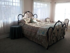 豪華客房, 山景 (Keely Anne) | 高級寢具、熨斗/熨衣板、免費無線上網、床單