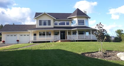 Harvelle House Bed & Breakfast