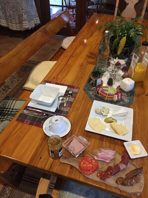Comida y bebida