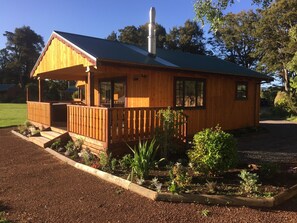Chalet 4 With Mountain View | Egyptian cotton sheets, premium bedding, iron/ironing board, free WiFi - The River Lodge (Ohakune)