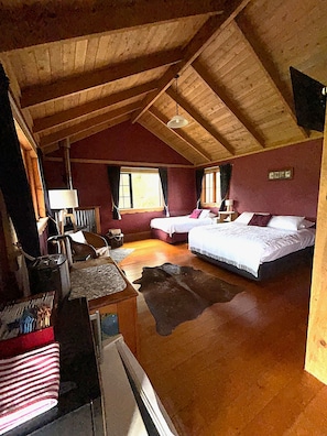 Chalet, 1 Schlafzimmer, Kamin, Bergblick | Bettwäsche aus ägyptischer Baumwolle, hochwertige Bettwaren