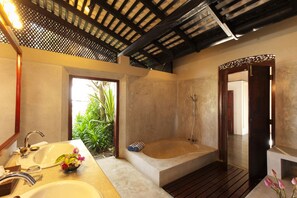 Shower, free toiletries, hair dryer, towels - Apa Villa Thalpe (Unawatuna)