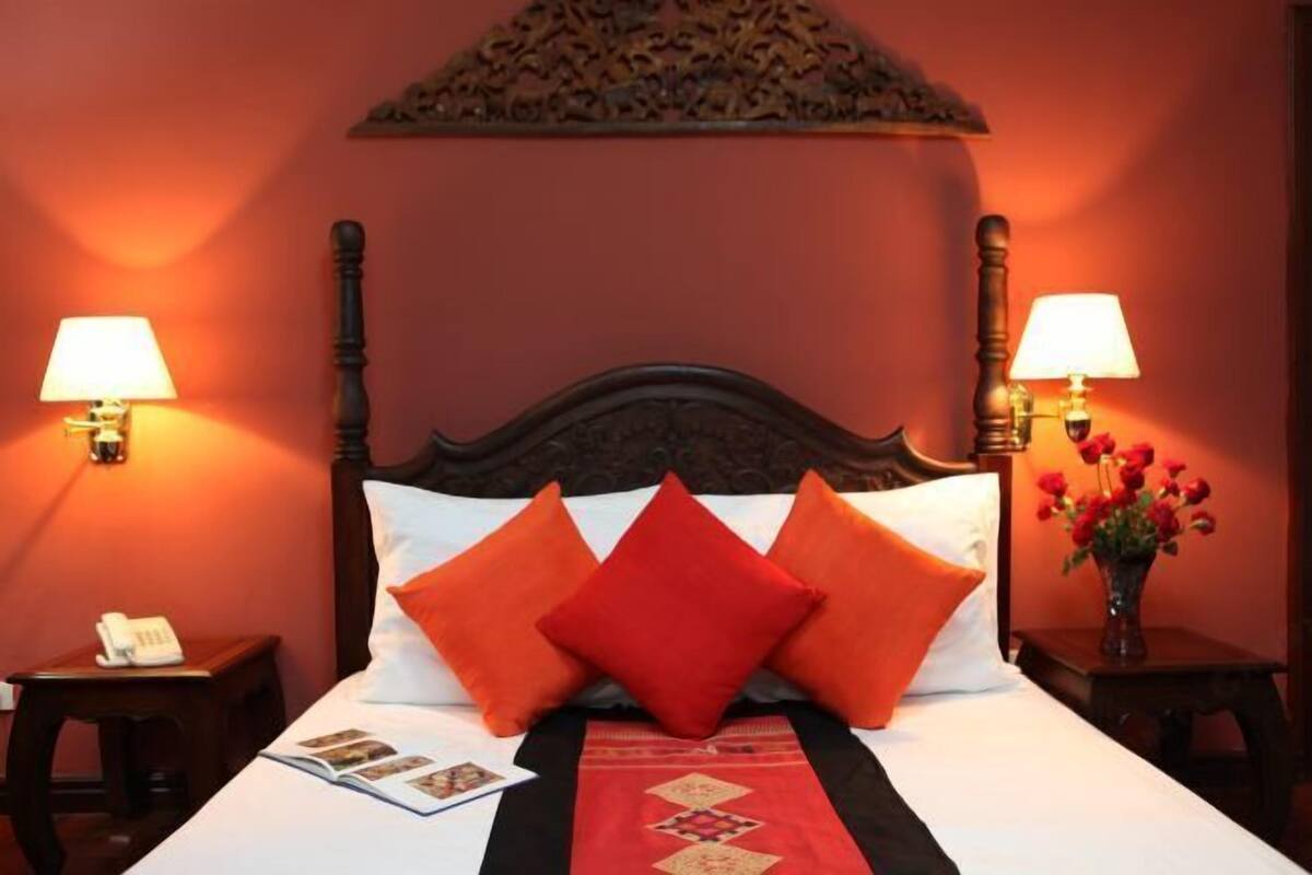Minibar, escritorio, wifi gratis y ropa de cama