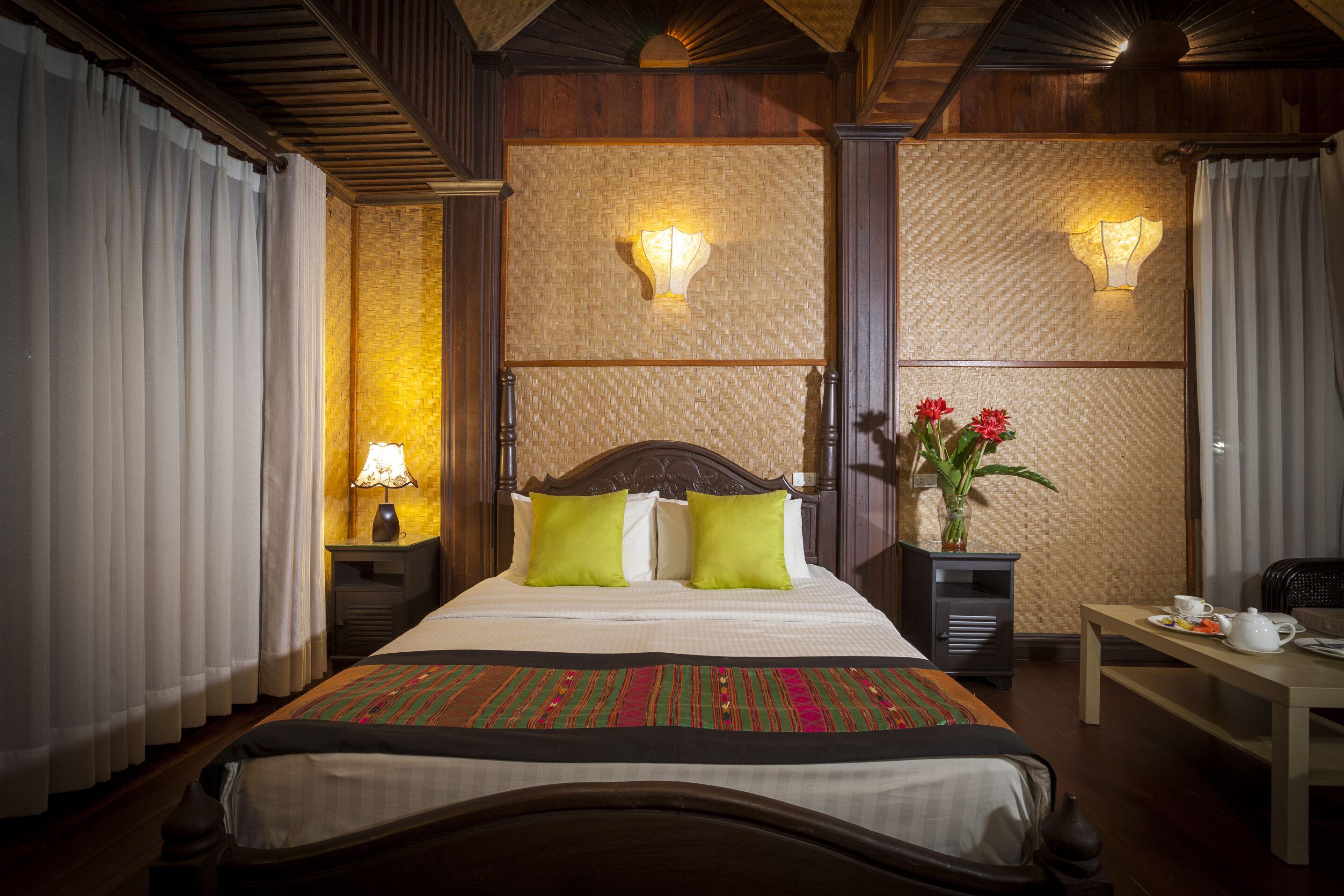 deluxe double room with pool view | minibar, soundproofing, free wifi, bed sheets