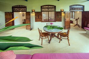 Interior - Apa Villa Illuketia (Padinnoruwa)