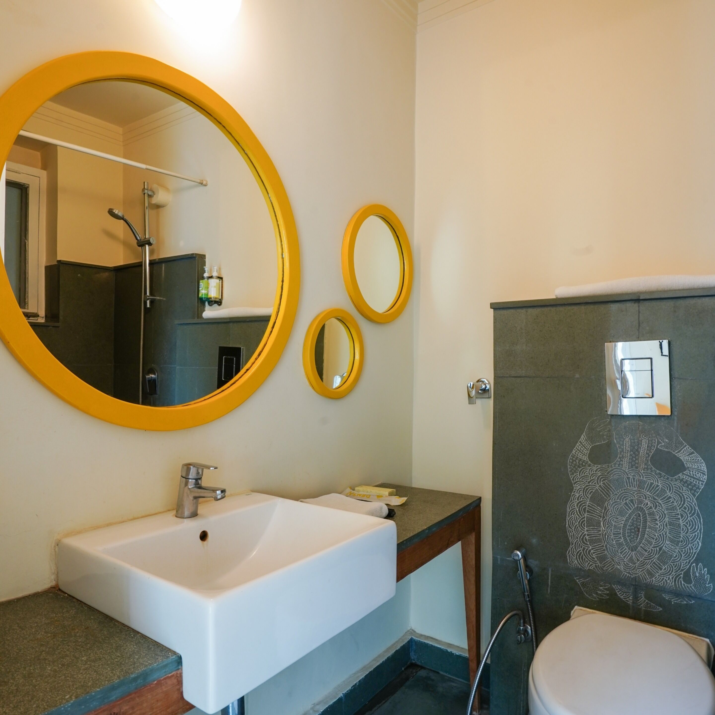 superior room, 1 bedroom, city view | bathroom | shower, rainfall showerhead, free toiletries, hair dryer