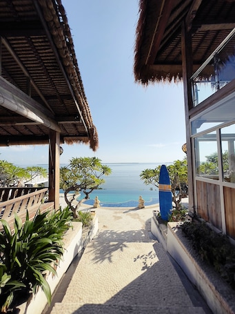 Exterior. The Princess Of Mentigi Bay