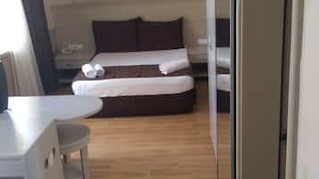 Standard Room | In-room safe, soundproofing, free cribs/infant beds, rollaway beds