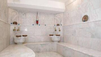 Turkish bath/hammam