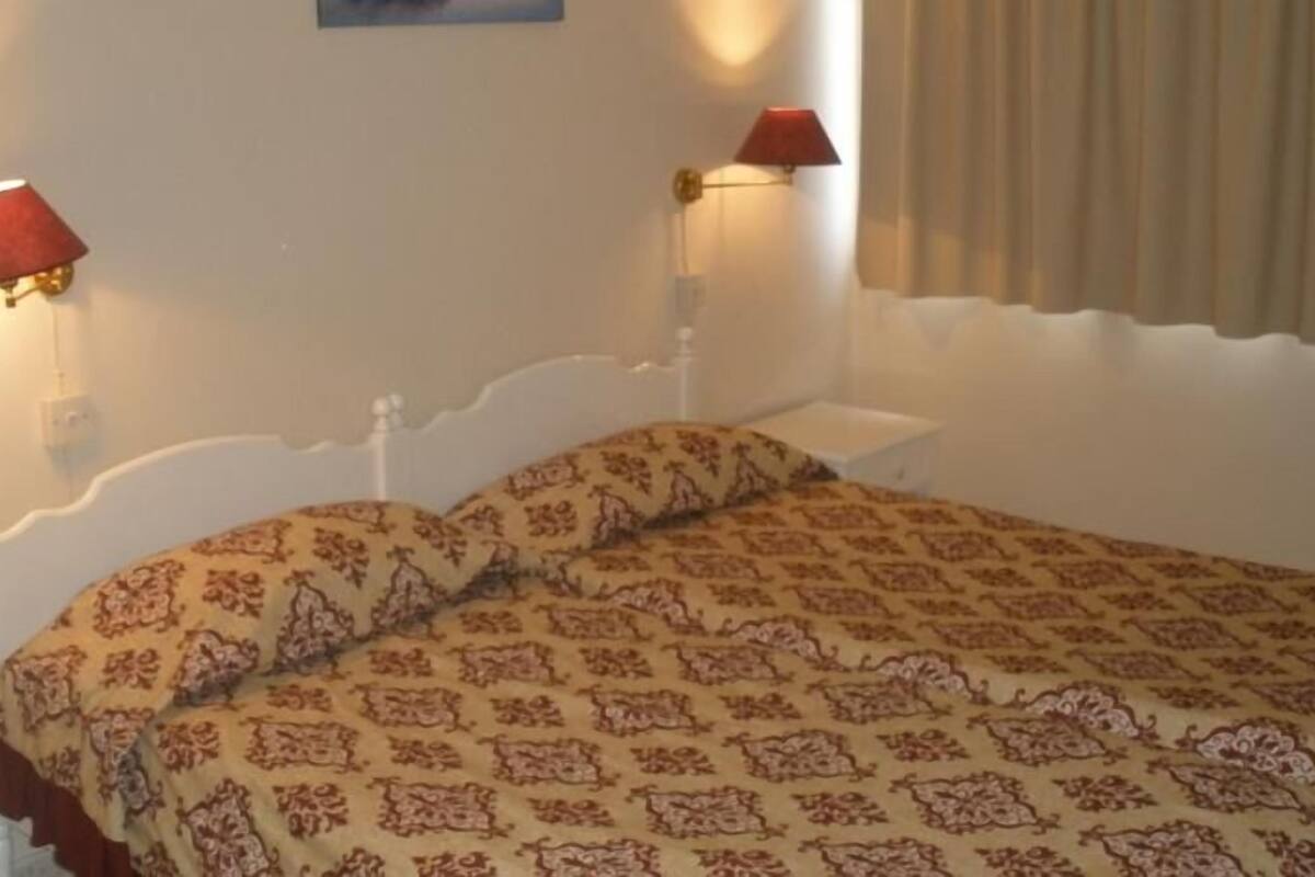 Studio | Free cribs/infant beds, rollaway beds, free WiFi