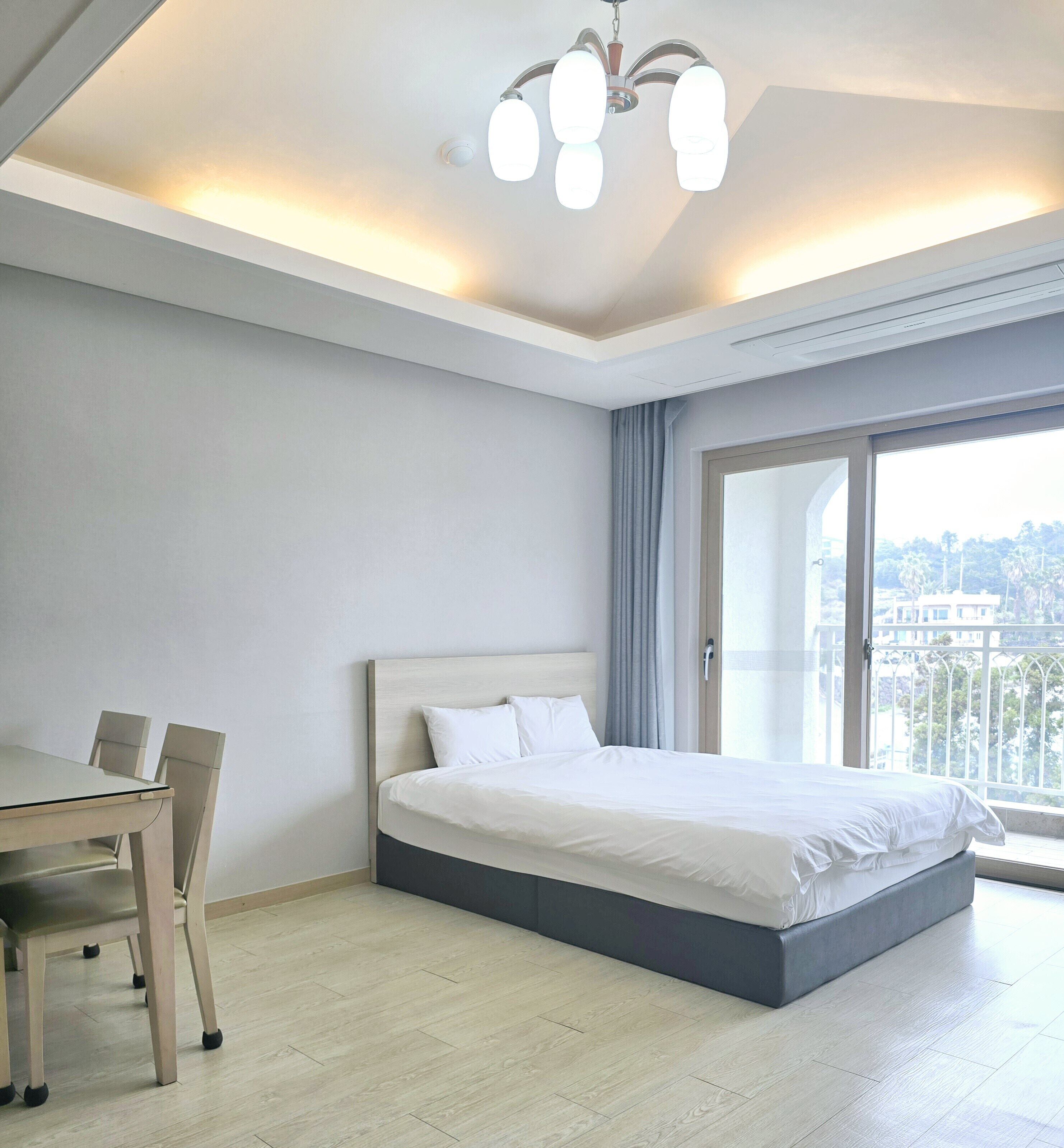 family suite, mountain view (kitchenette) | free wifi