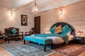 Suite Junior | 1 camera, biancheria da letto di alta qualità, minibar