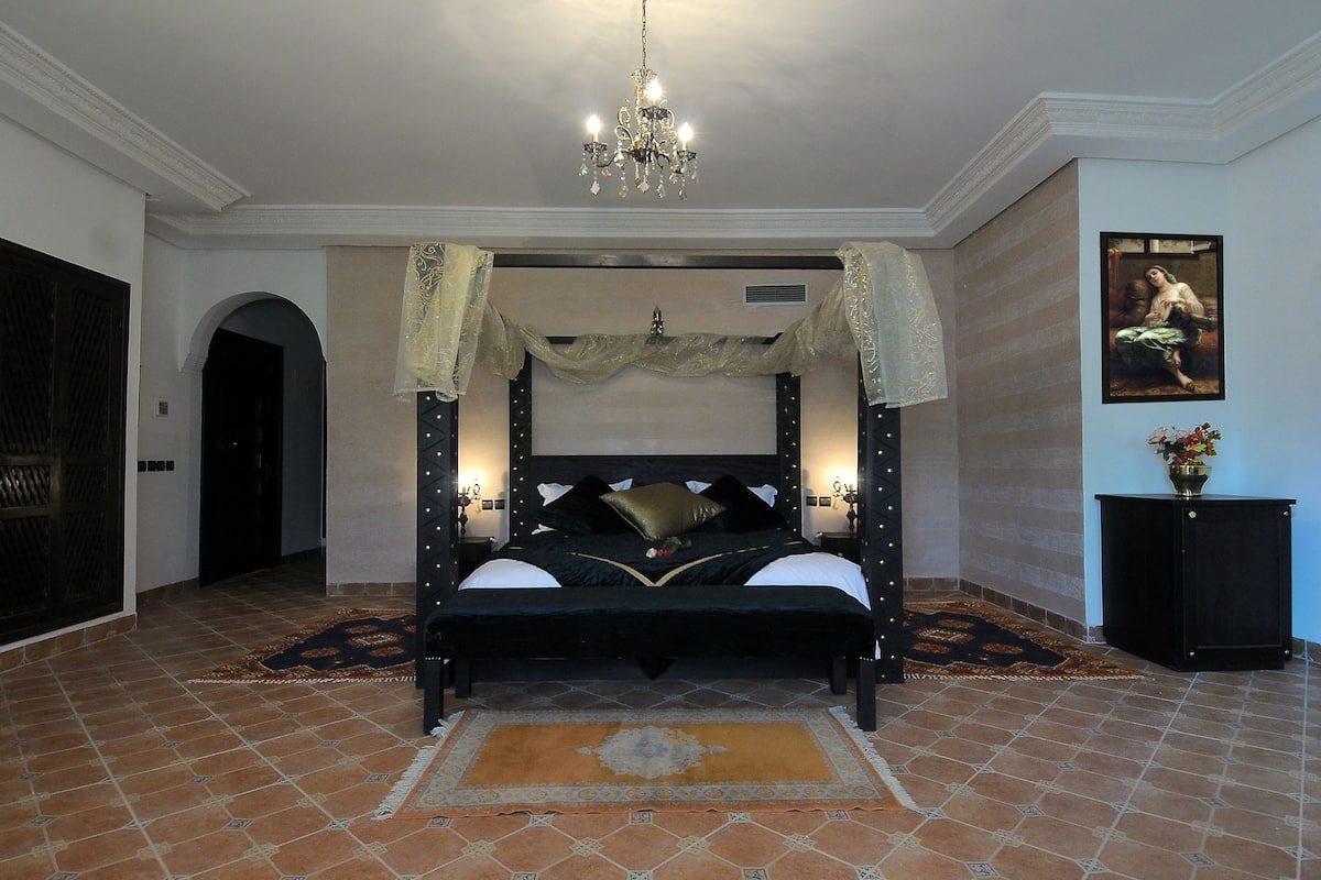 Suite, 2 Bedrooms, Pool View | 1 bedroom, premium bedding, minibar, in-room safe