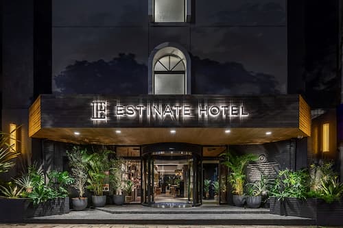 Façade de lâhĂ©bergement - soirĂ©e/nuit