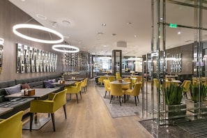 Frokost, lunsj og middag serveres