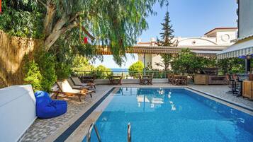 Standard Room, 1 Queen Bed, Sea View