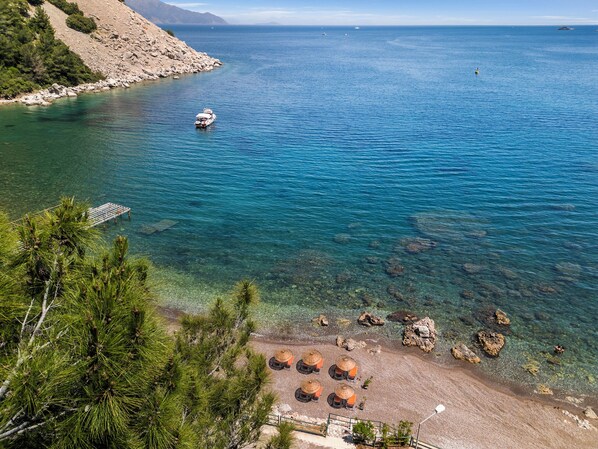 Playa privada en los alrededores, sillas reclinables de playa