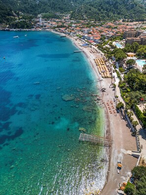 Playa privada en los alrededores, sillas reclinables de playa