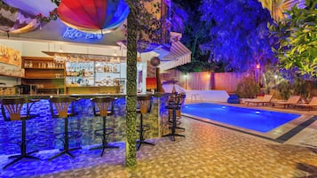 Poolbar
