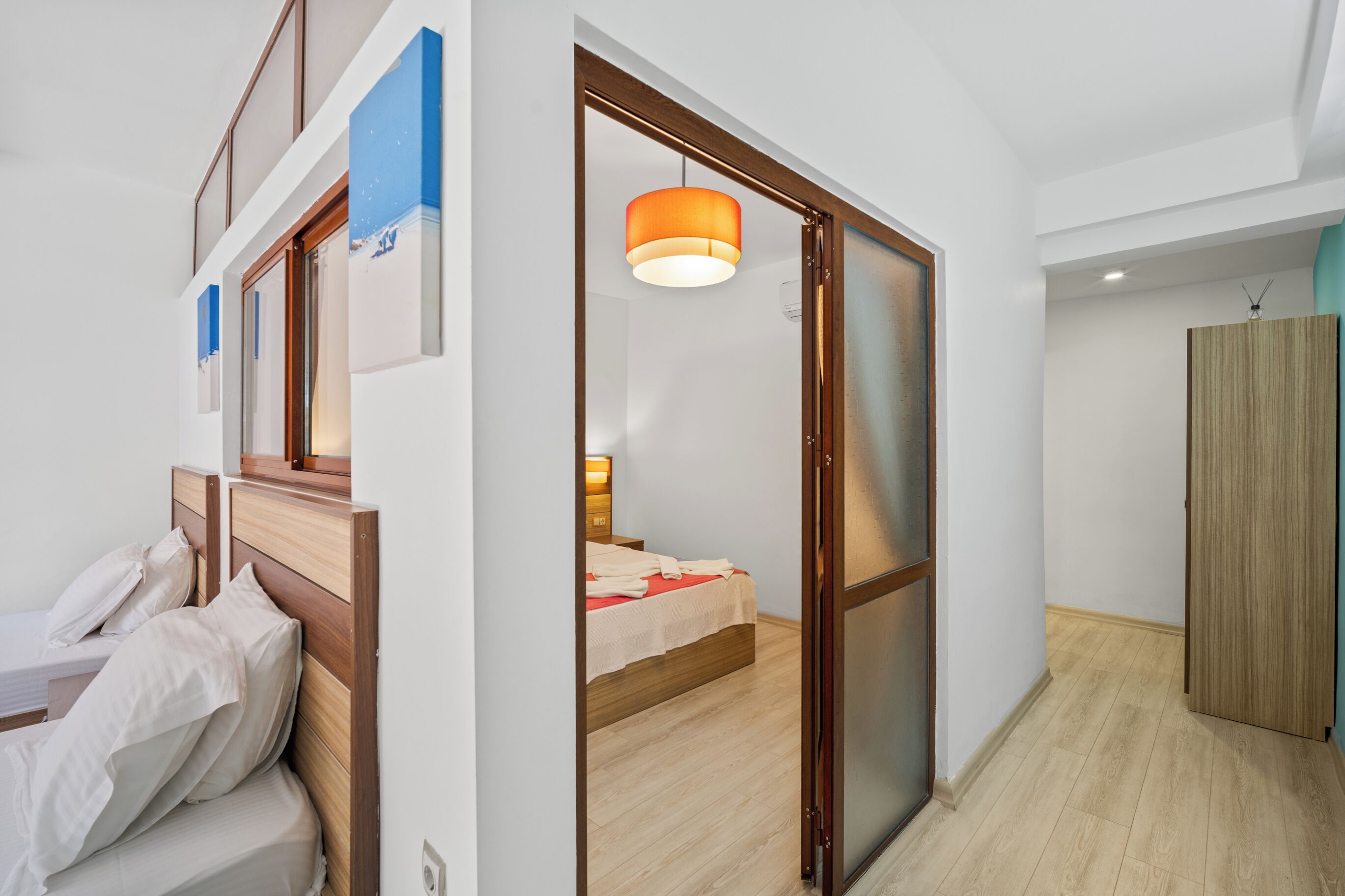 family room | 1 bedroom, premium bedding, down duvets, minibar