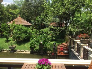Outdoor dining - Sapa Garden Bed and Breakfast (Sa Pa)