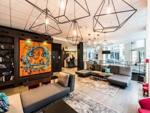 Lobby sitting area - Saga Poshtel Oslo Central (Oslo)