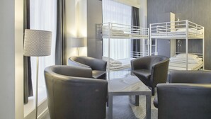 Poshtel Octuble with Shared Bathroom (Shared Dormitory for 8 people)