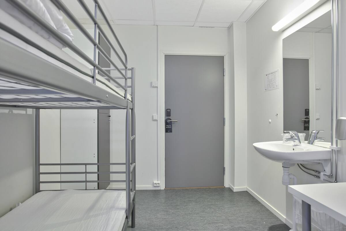 Poshtel Double Room with Shared Bath