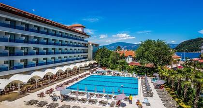 L’ETOILE BEACH HOTEL