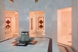 Een Turks bad/hammam, massage- en behandelingsruimtes
