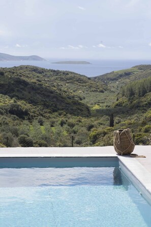 Luxury Villa | 2 bedrooms, premium bedding, Select Comfort beds, individually decorated - Afentiko Pigadi (Pylos-Nestoras)