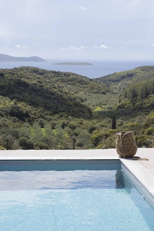Luxury Villa. Afentiko Pigadi
